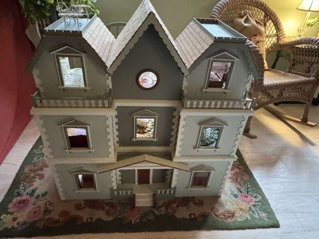 HeritageHomeDollHouse.photoCindyPitouBurton-1-1024x768