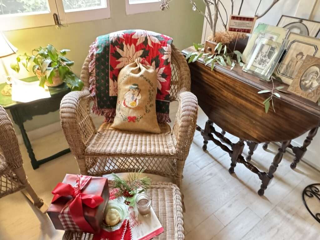 HeritageHomeWickerChairs.photoCindyPitouBurton