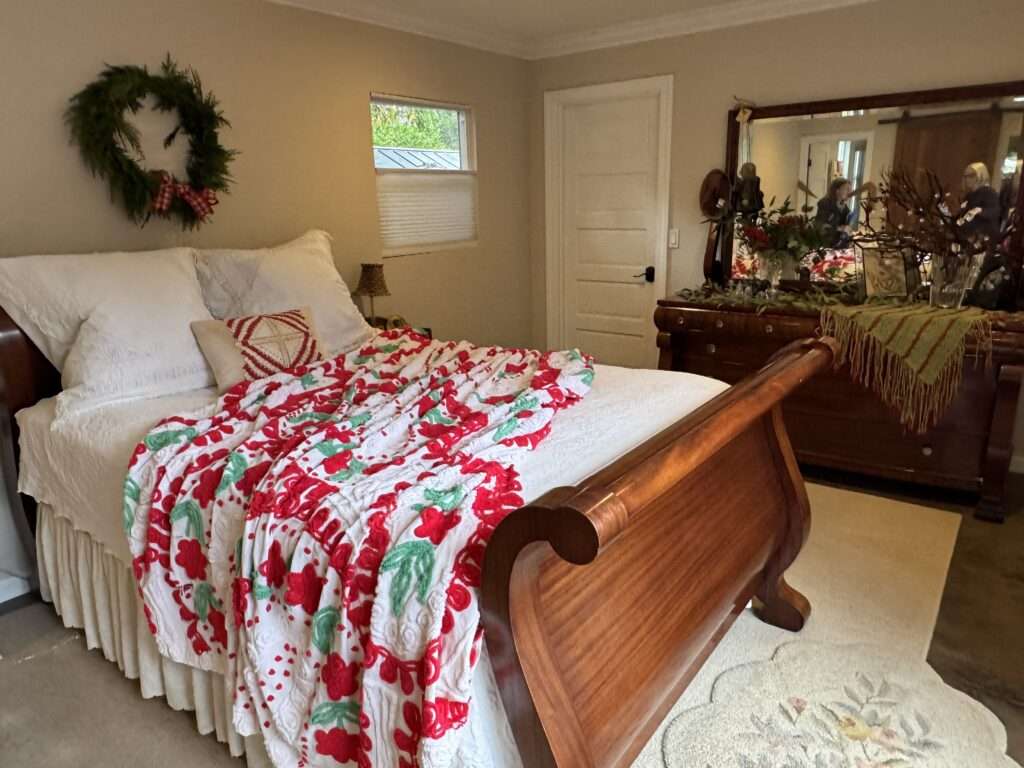 HeritageHomeBedroom.photoCindyPitouBurton-1-1024x768